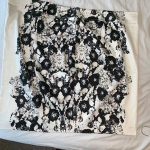 Black and White Pencil Skirt size 26 NWT by LB